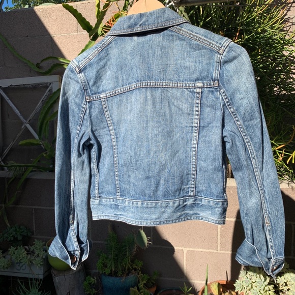 Distressed Cropped Denim Jacket - Picture 4 of 4